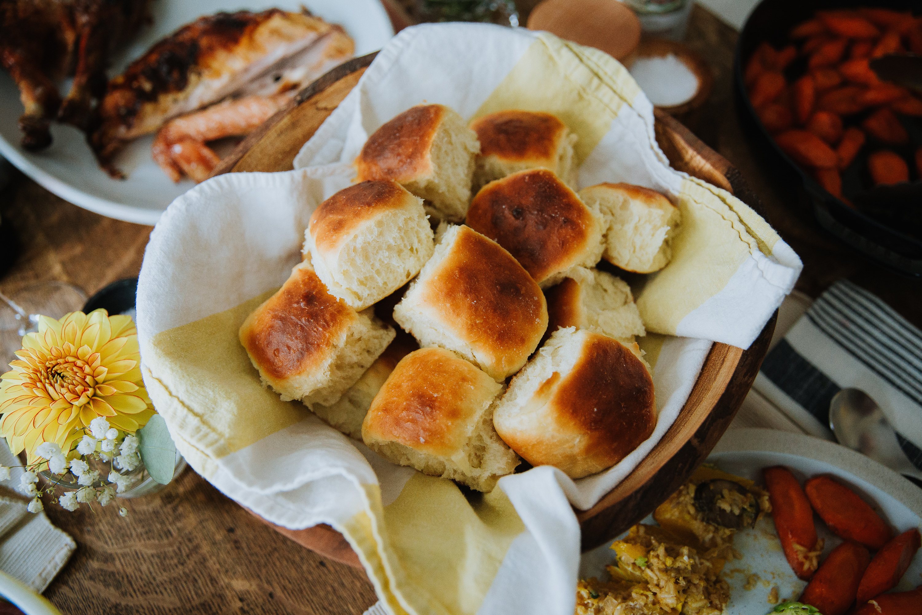 Amish Dinner Rolls